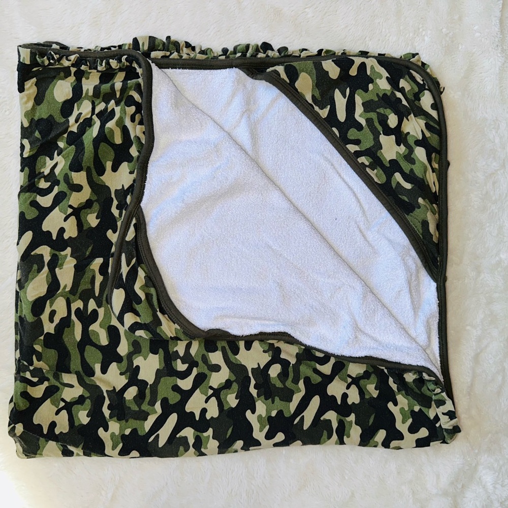 PP Ruffles Towel - Picture 4 of 10